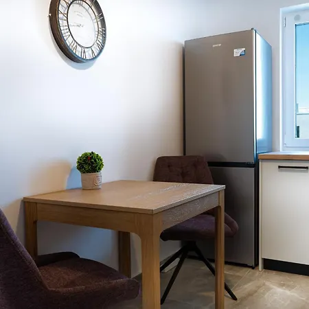 Mohost Accent - Luxury With Mountain View